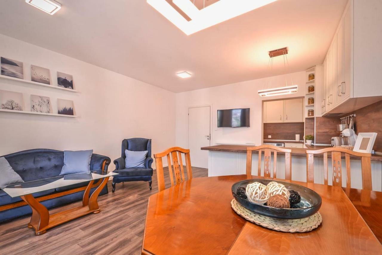 South Park, Vitosha View, 2-Bdr, 2-Bthr Apartment By Flat Mаnager Sofia Bagian luar foto