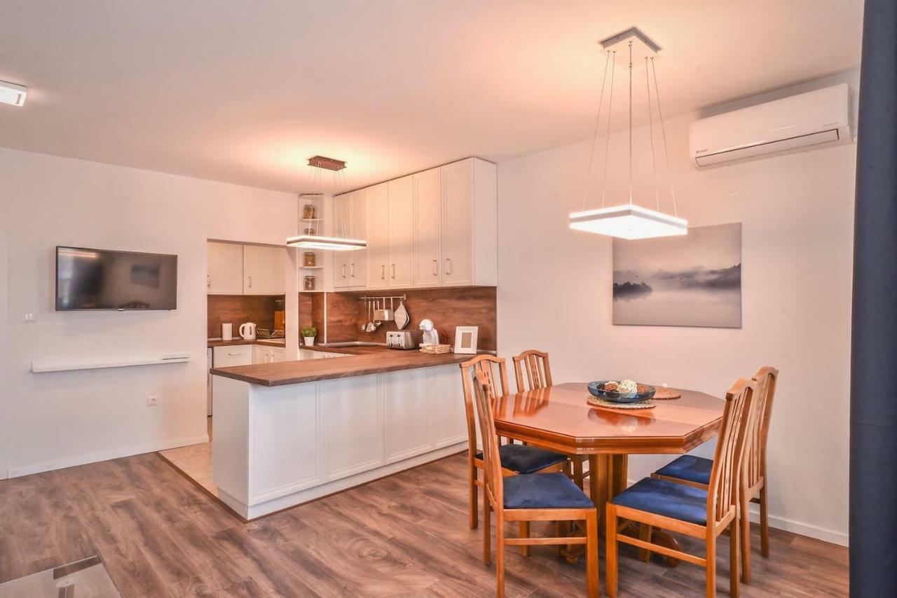 South Park, Vitosha View, 2-Bdr, 2-Bthr Apartment By Flat Mаnager Sofia Bagian luar foto